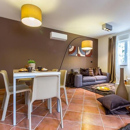 רובינייסקו סלו Apartments Stella מראה חיצוני תמונה