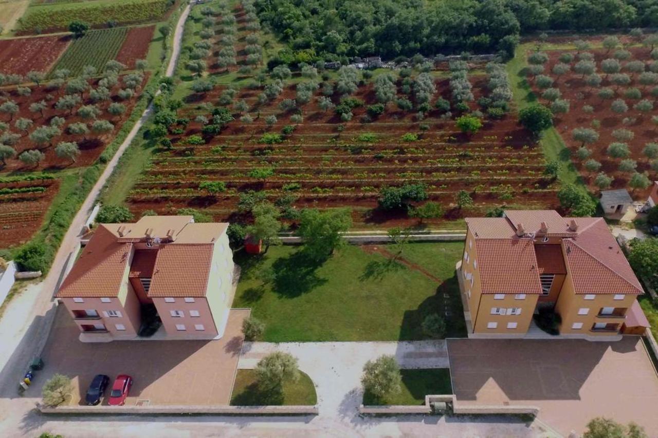 רובינייסקו סלו Apartments Stella מראה חיצוני תמונה