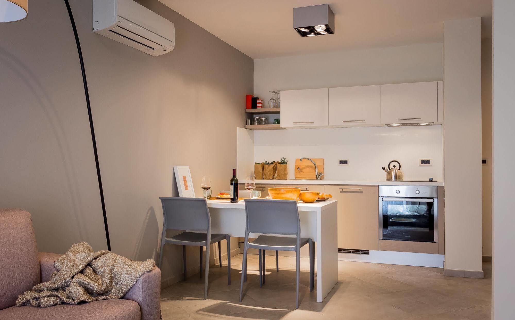 רובינייסקו סלו Apartments Stella מראה חיצוני תמונה