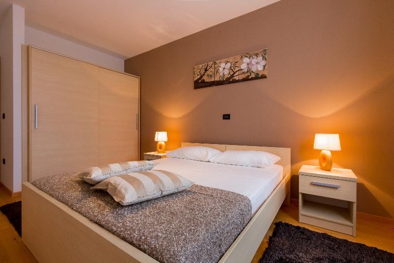 רובינייסקו סלו Apartments Stella מראה חיצוני תמונה